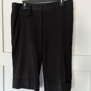 BCBGMaxAzria Black Capris, size 10